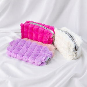 COSMETIQUERA PELUCHE CUADROS X UND